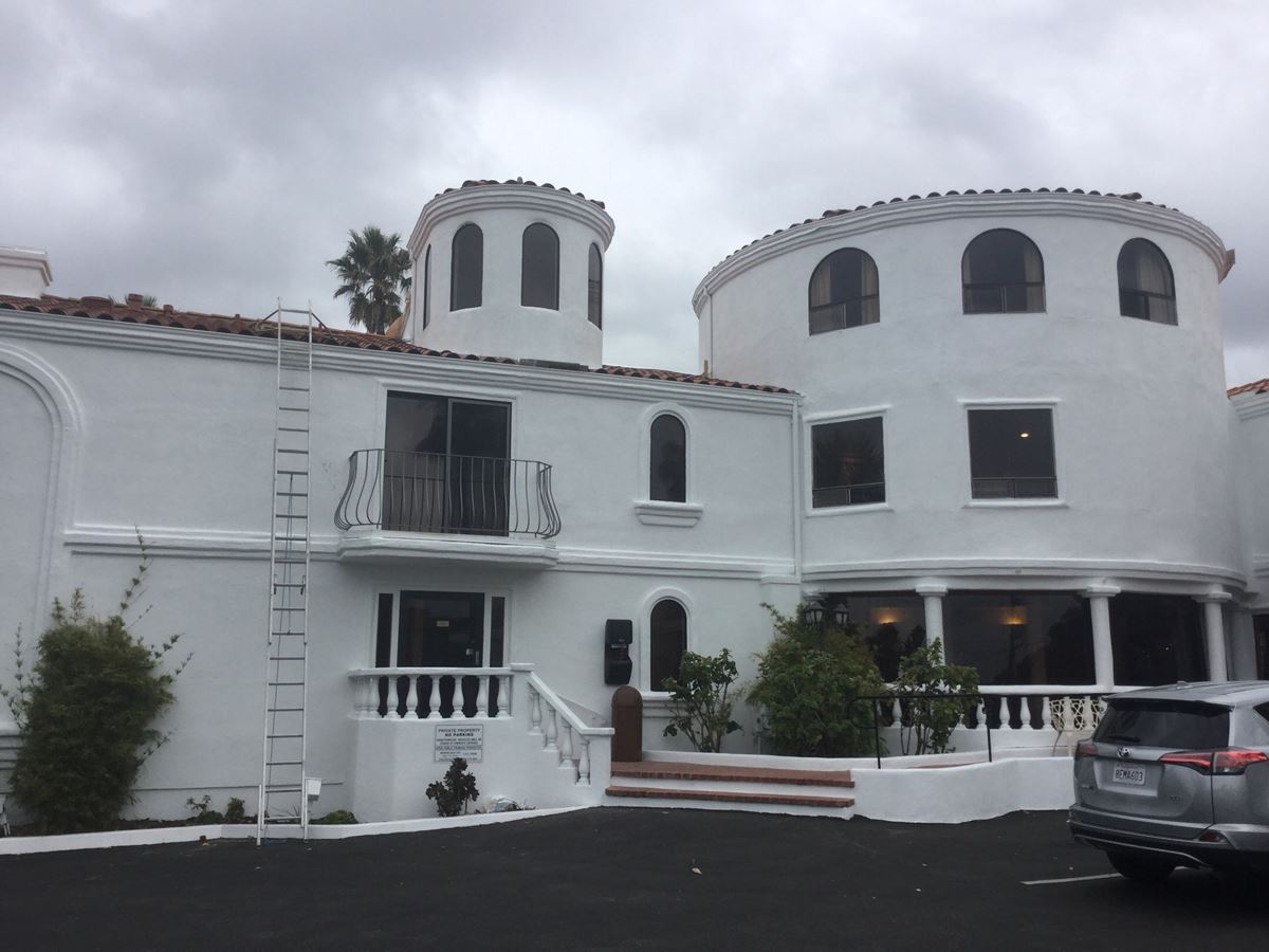 Exterior hotel painting morro bay ca cover