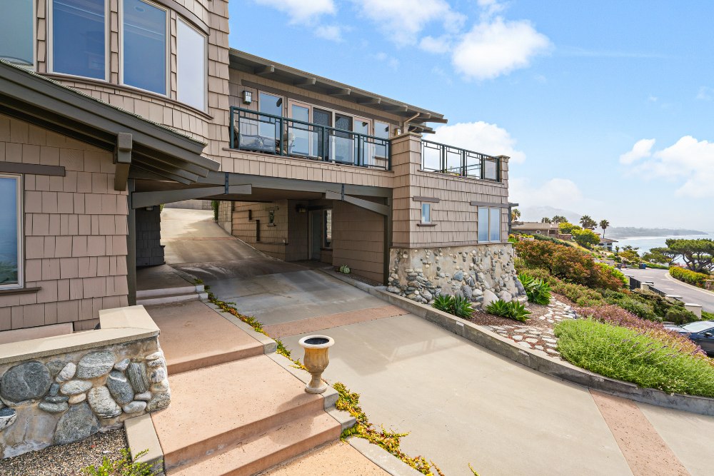 Modern california coastal home with fresh exterior paint.